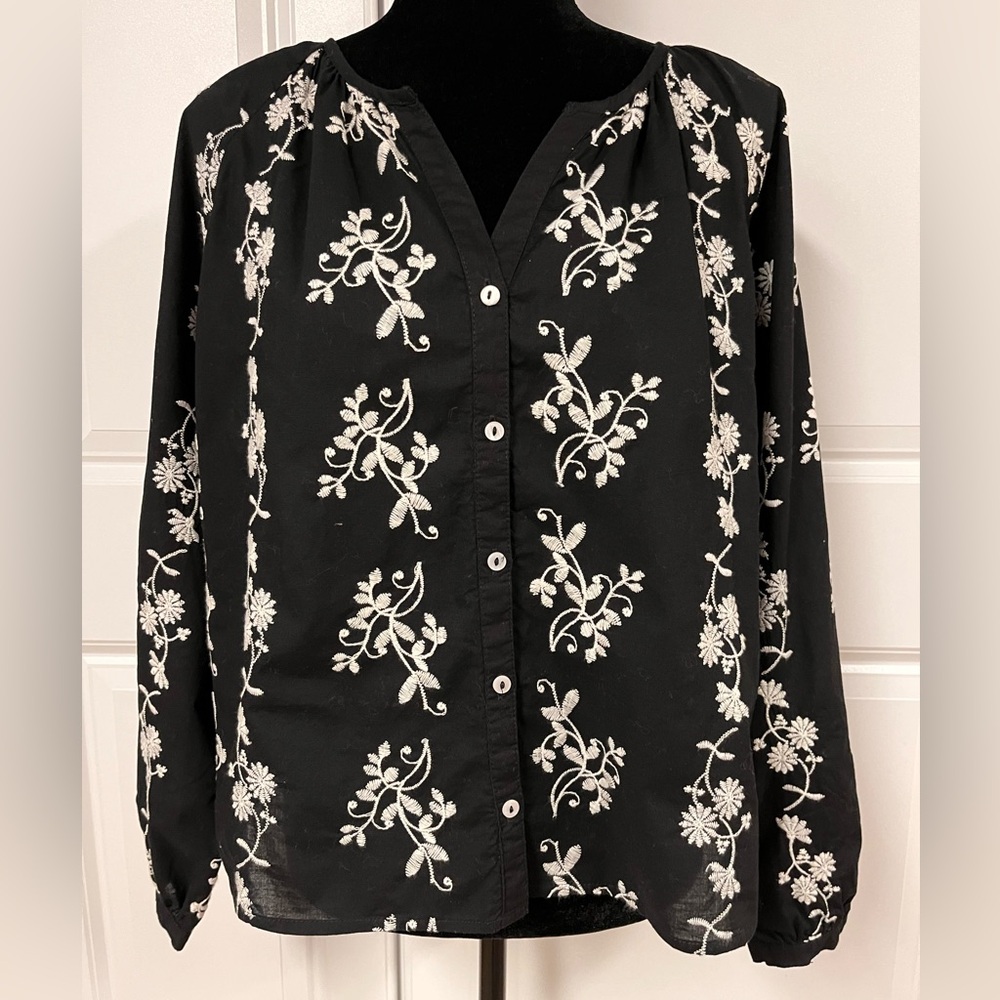 Jennifer & Grace Floral Embroidery Blouse